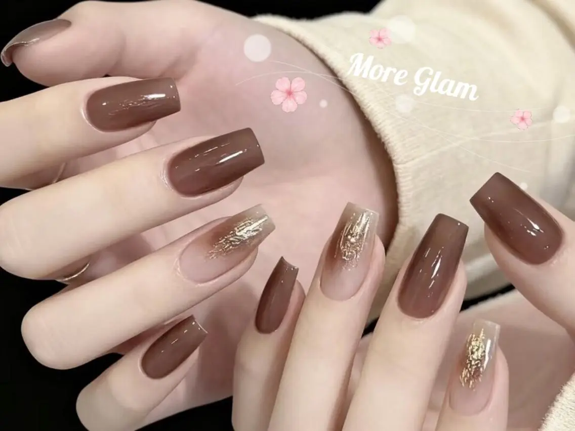 ネイル 長さ出し フットネイル フレンチネイル ジェルネイル ガラスフレンチ More Glam 池袋東口店のネイルデザイン