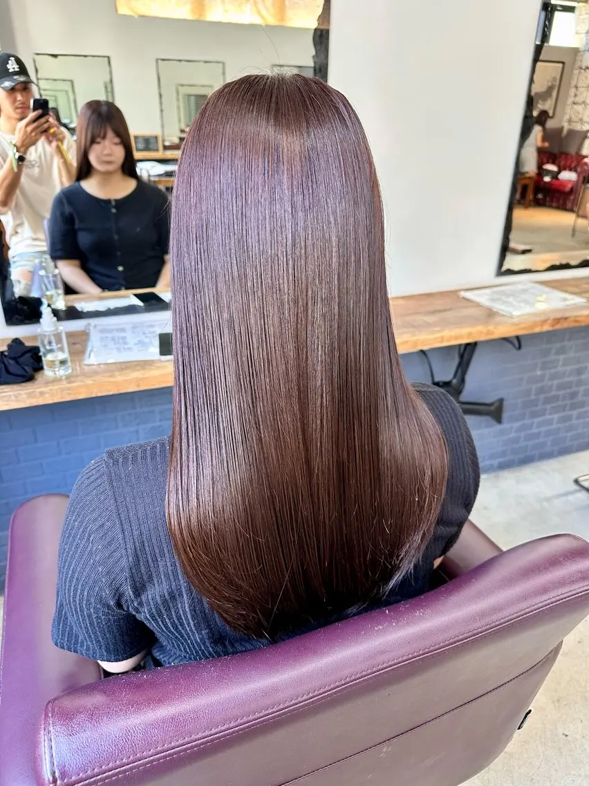 セミロング カラー 透明感カラー 髪質改善 なるお 髪質改善ストレートのヘアスタイル