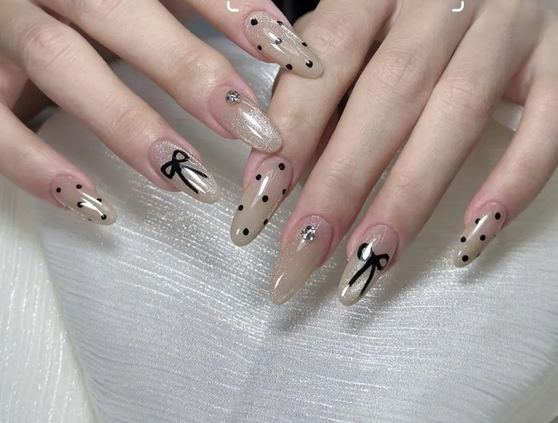 ネイル ハンドネイル 🎀 Ayaka_nailのネイルデザイン