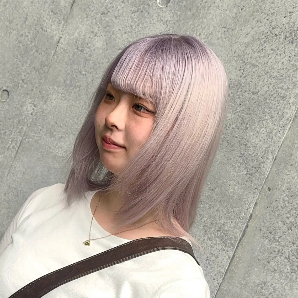 セミロング カラー ブリーチ 透明感カラー ハイトーンカラー シルバー レイヤーカット カット ヘアカラー アニメデザイン美容師 /メンズカット/僚汰のヘアスタイル