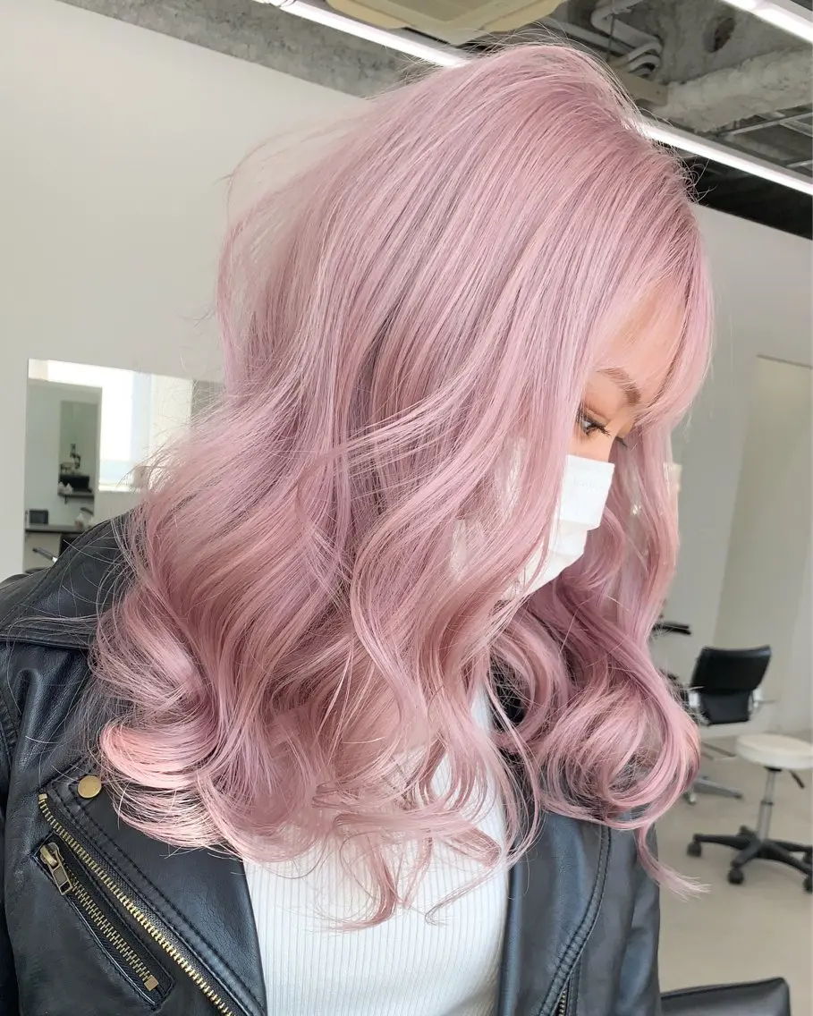 セミロング アッシュ アッシュグレー アッシュグレージュ ボブ ハイライト 佐藤 まいらのヘアスタイル
