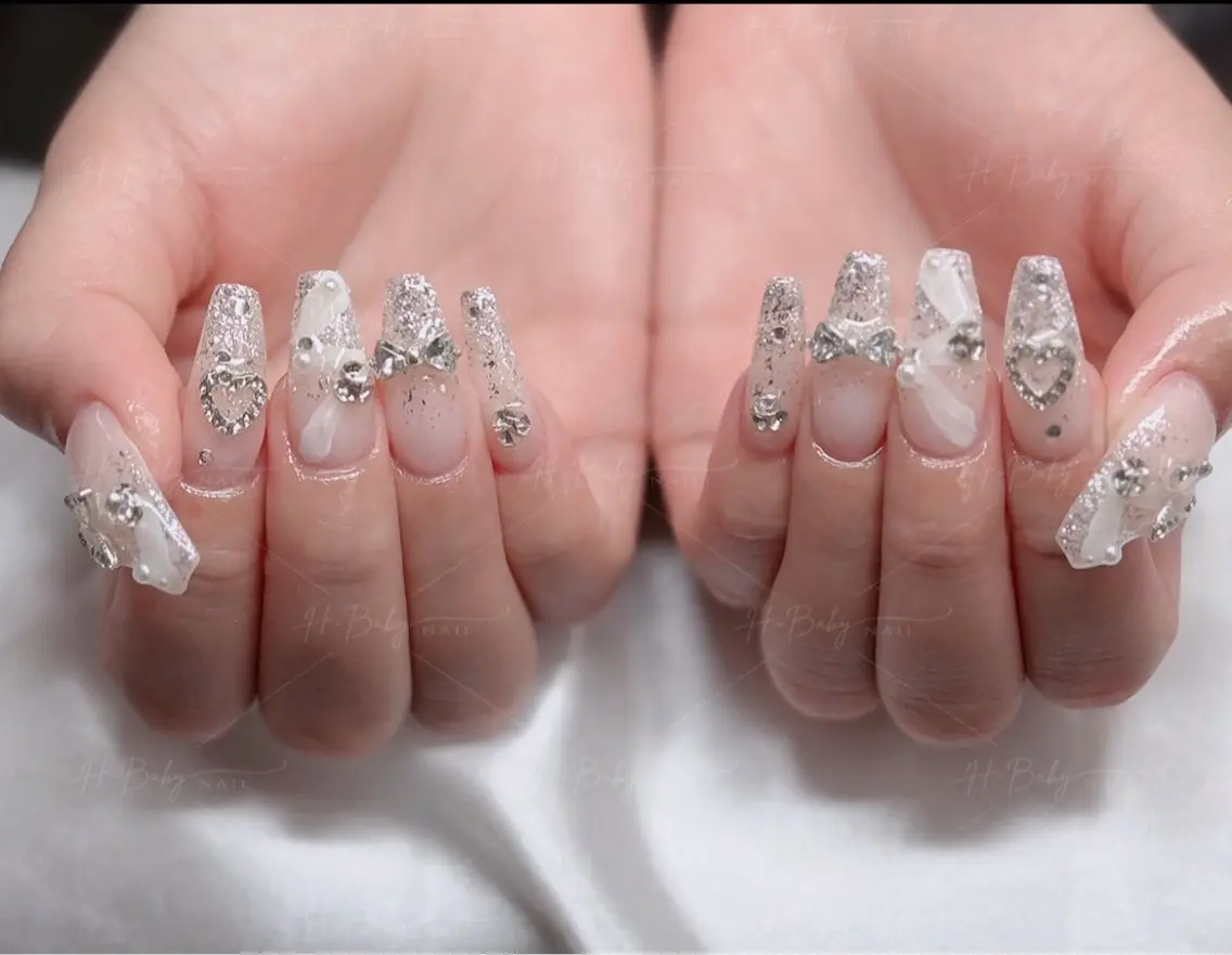 ネイル フレンチネイル ジェルネイル ガラスフレンチ ハロウィン ハート ハンドネイル H.baby Nail Salonのネイルデザイン