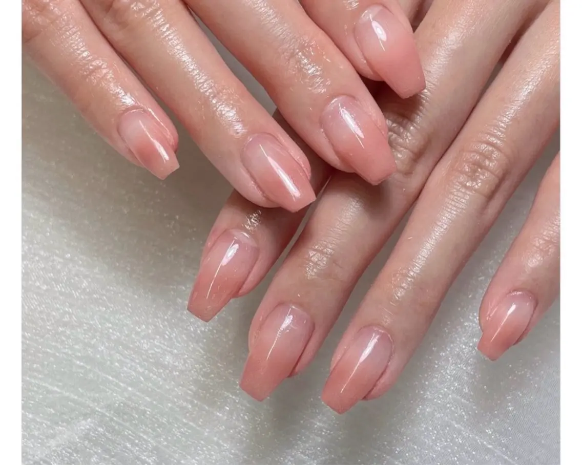 ネイル アートネイル フレンチネイル ジェルネイル グラデーション 韓国ネイル ハンドネイル Nail Kihi アミ🌷のネイルデザイン
