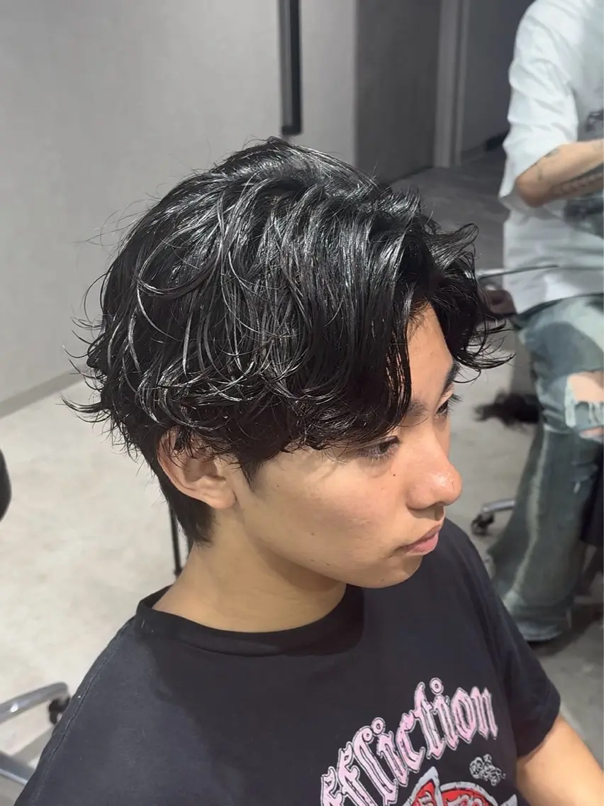 ショート カラー パーマ メンズ カット パーマ 【シャドウパーマ センターパート】義心のヘアスタイル