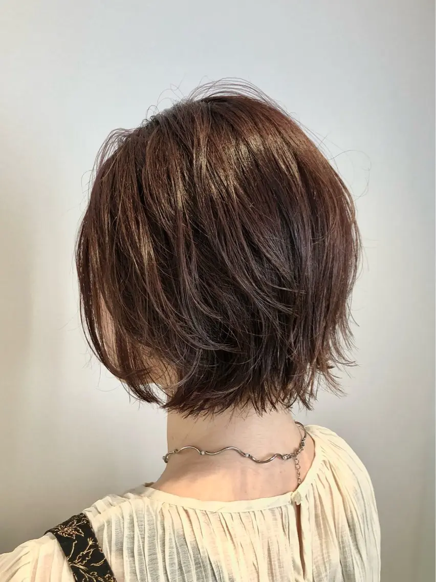 ミディアム カット ヘアカラー 西田 愛華のヘアスタイル