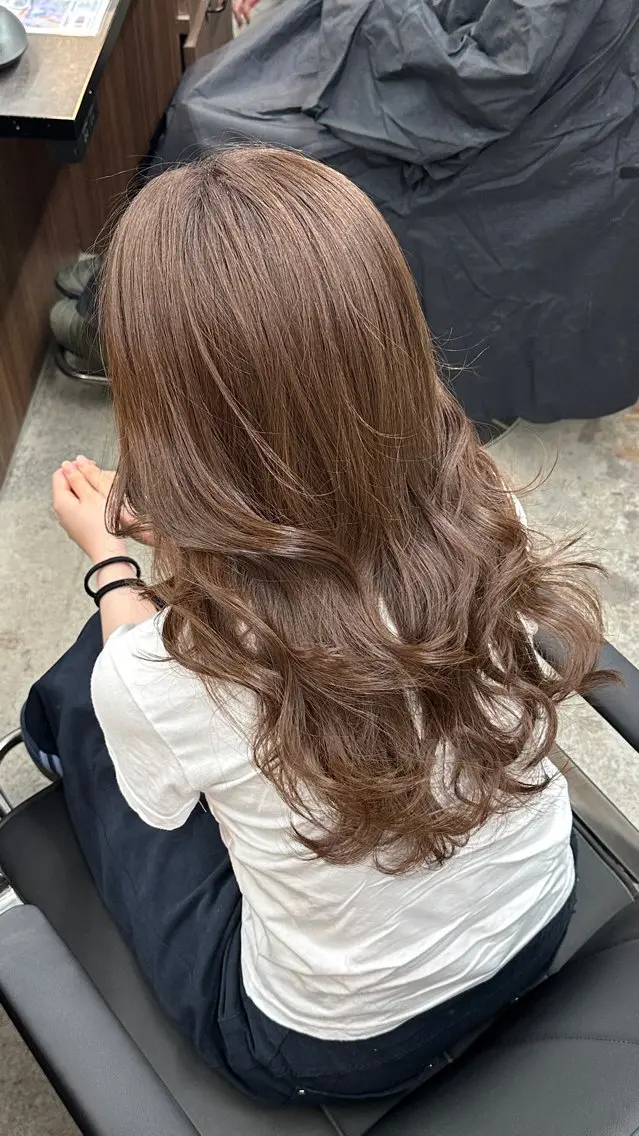 セミロング カラー ブラウンカラー ミルクティーブラウン カット ヘアカラー トリートメント 透明感/ダブルカラー レイヤー/ユウゴのヘアスタイル