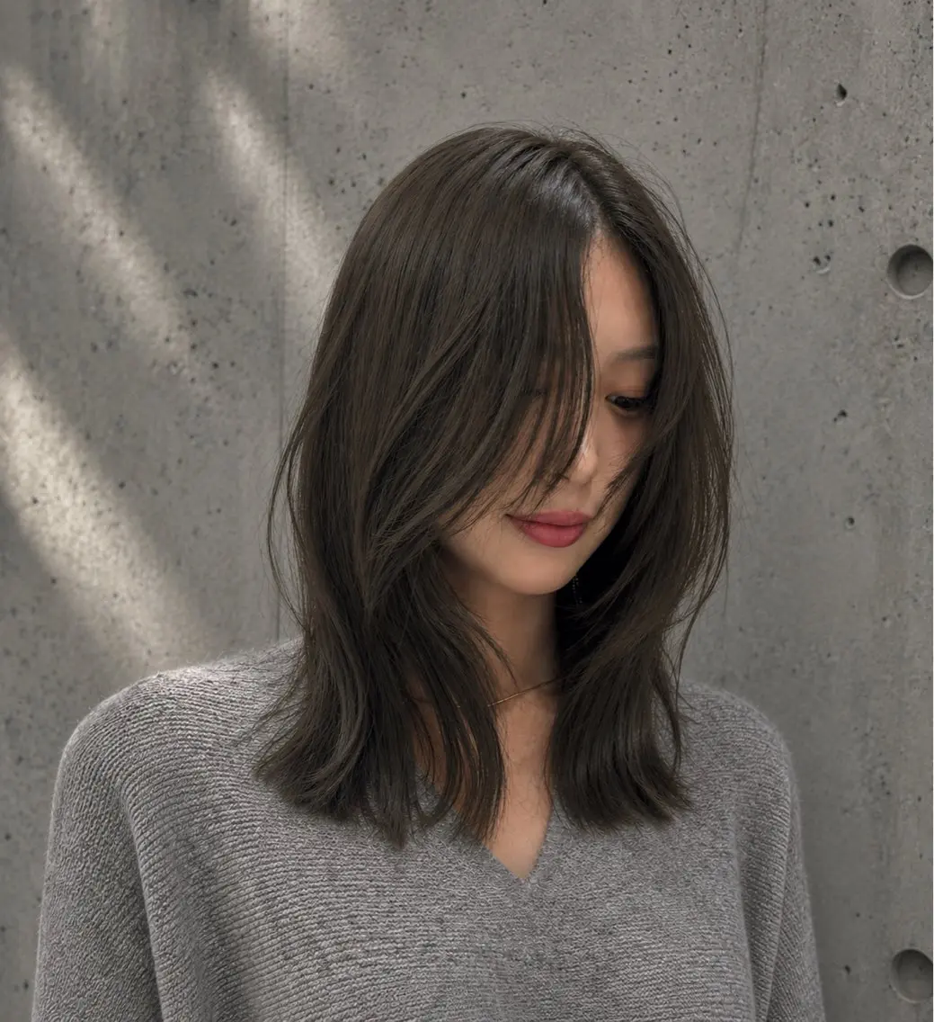 ミディアム カラー パーマ ヘアアレンジ ミディアムレイヤー ベージュカラー ブリーチ 透明感カラー ミント カット ヘアカラー トリートメント 🌱透明感カラー🌱 レイヤー/コウスケのヘアスタイル