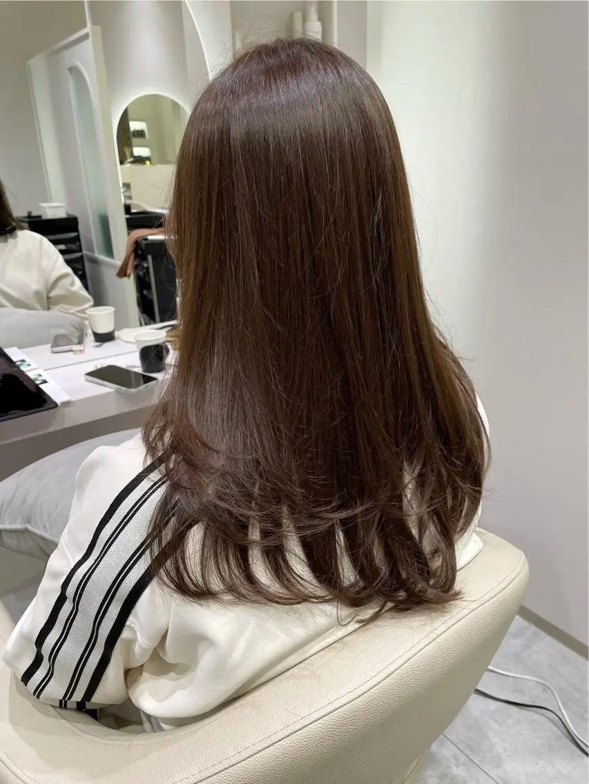 セミロング カラー ブラウンカラー オリーブブラウン レイヤーカット カット ヘアカラー トリートメント 🌷tocca Mai🌷のヘアスタイル