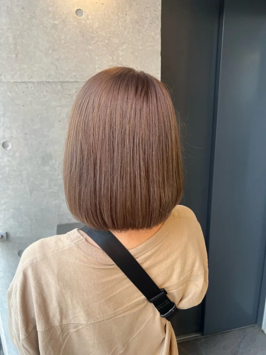 ショート カラー ベージュカラー ブリーチ グレージュ ハイライトカラー ハイトーンカラー ヘアカラー 吉野 瑳桜のヘアスタイル