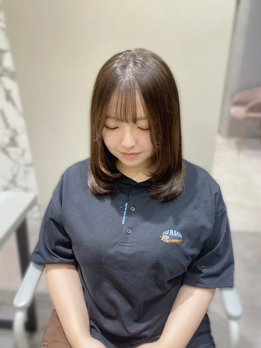 ミディアム カラー ミディアムレイヤー 透明感カラー レイヤーカット カット ヘアカラー 水竹 日向のヘアスタイル