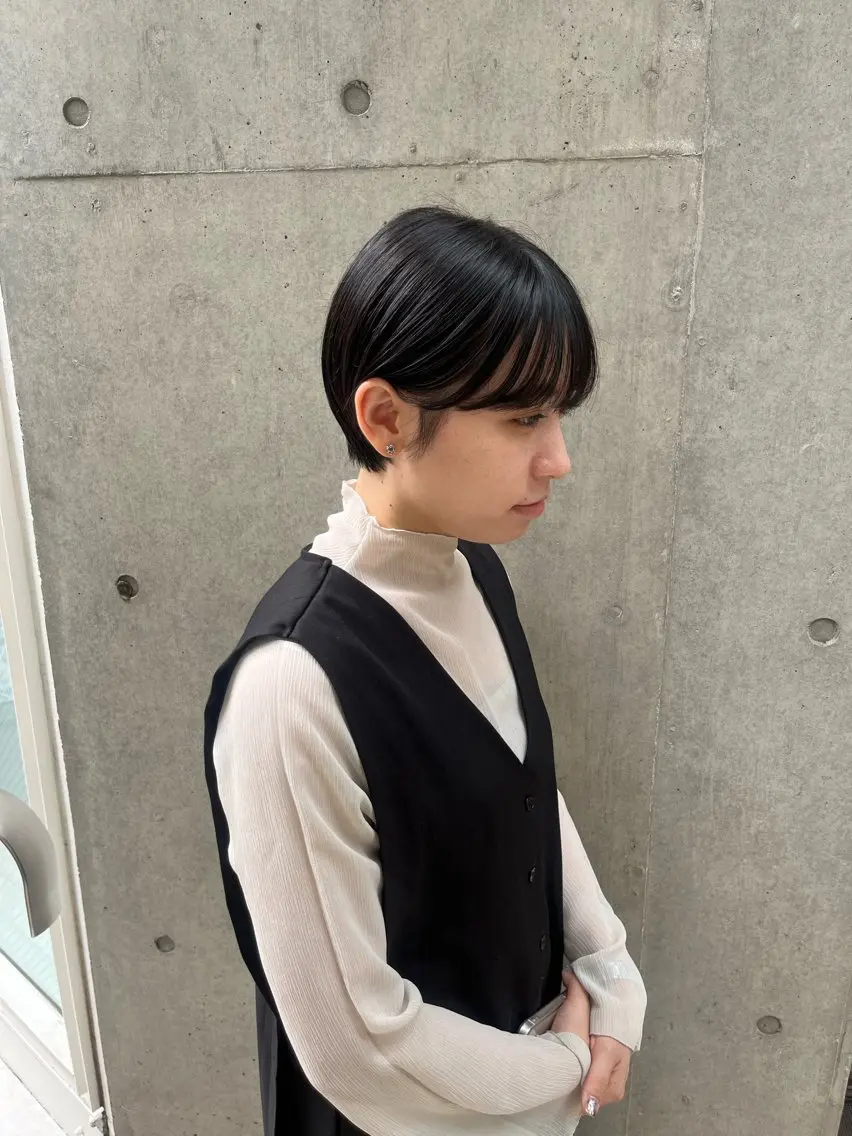 ショート カラー 縮毛矯正ボブ&顔まわ レイヤー♡TOMOEのヘアスタイル
