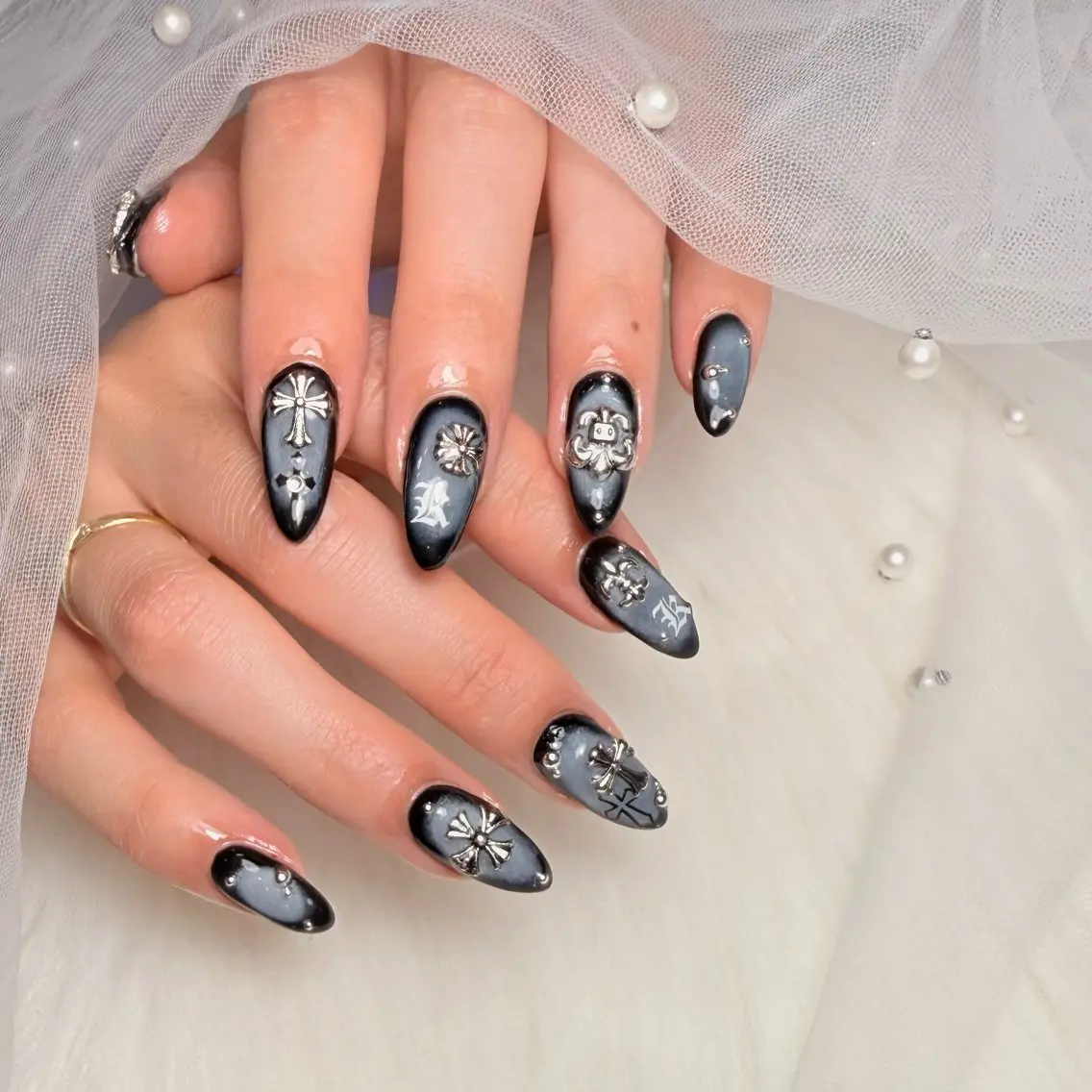 ネイル 韓国ネイル ロングネイル シルバー ハンドネイル 🌹Belle Nail🌹のネイルデザイン