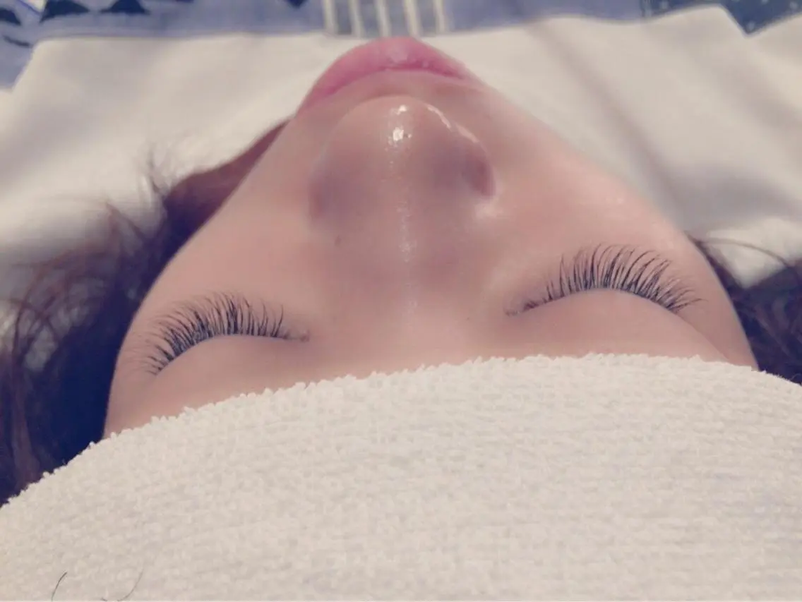 マツエク・マツパ 中村 眞歩のヘアスタイル