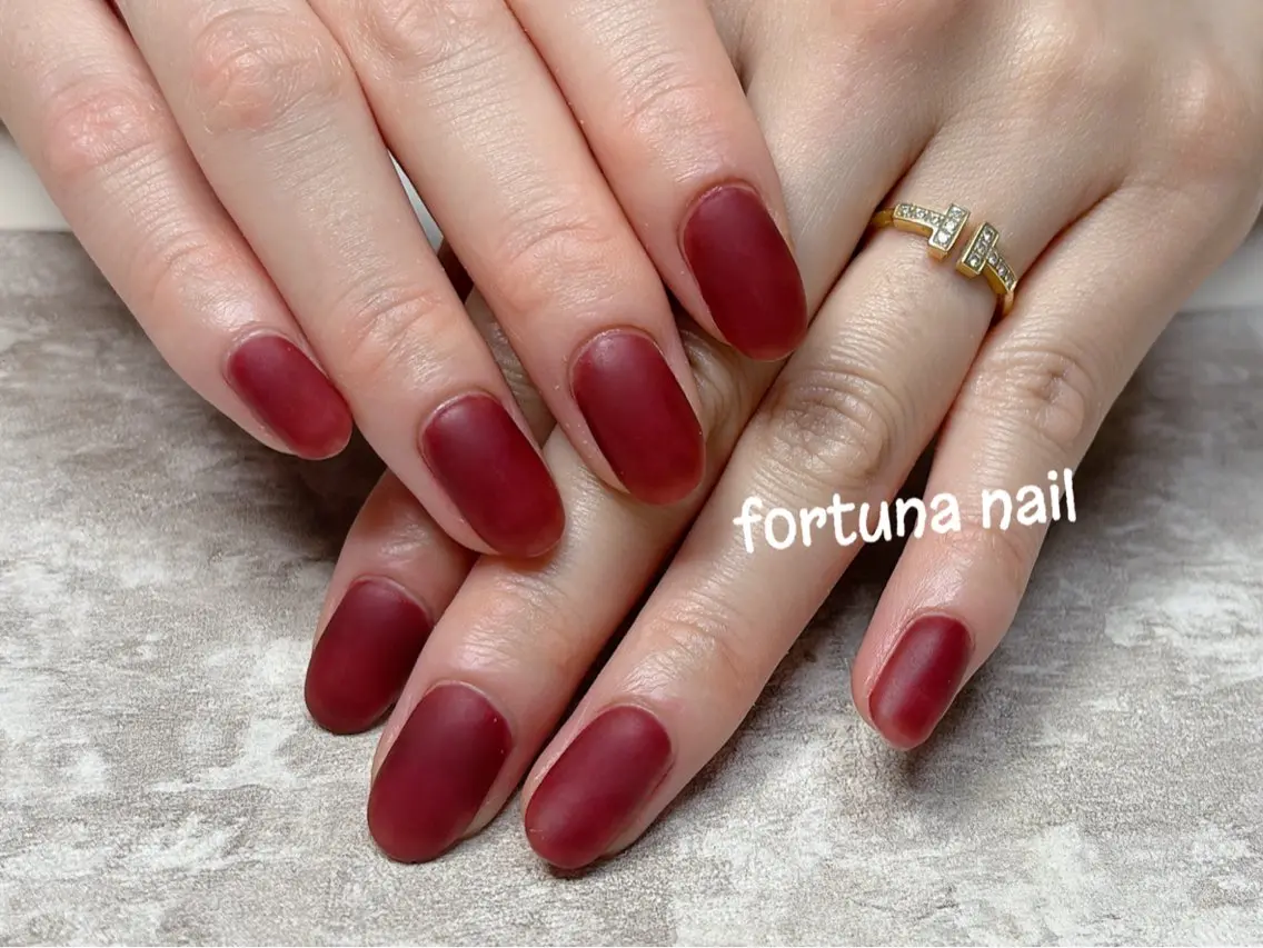 ネイル ボルドー マットネイル Nail •Head スパFortunaのネイルデザイン