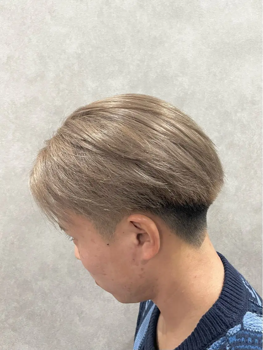 カラー メンズ ベージュカラー ミルクティーベージュ ヘアカラー 透明感カラー/ ブリーチ無し/RYOのヘアスタイル