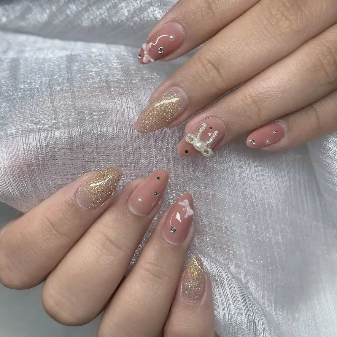 ネイル ボルドー ブラウン チークネイル ドット フットネイル NAILS BAR SHINJUKUのネイルデザイン
