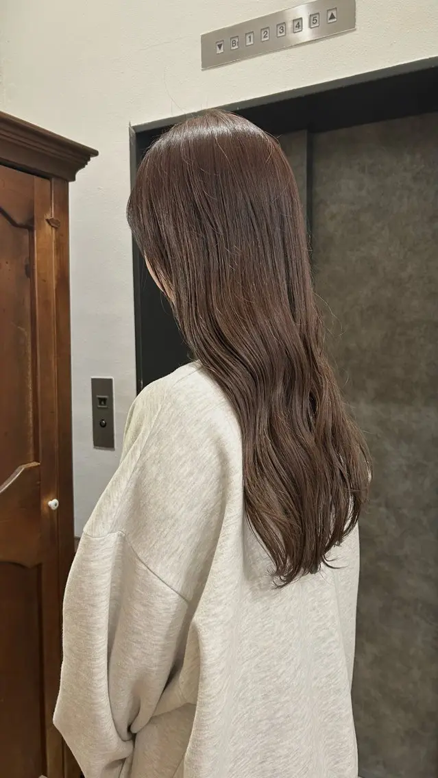 ロング カラー 透明感カラー トリートメント カット ヘアカラー トリートメント ブラウンカラー 🦔🪷なりたりみのヘアスタイル