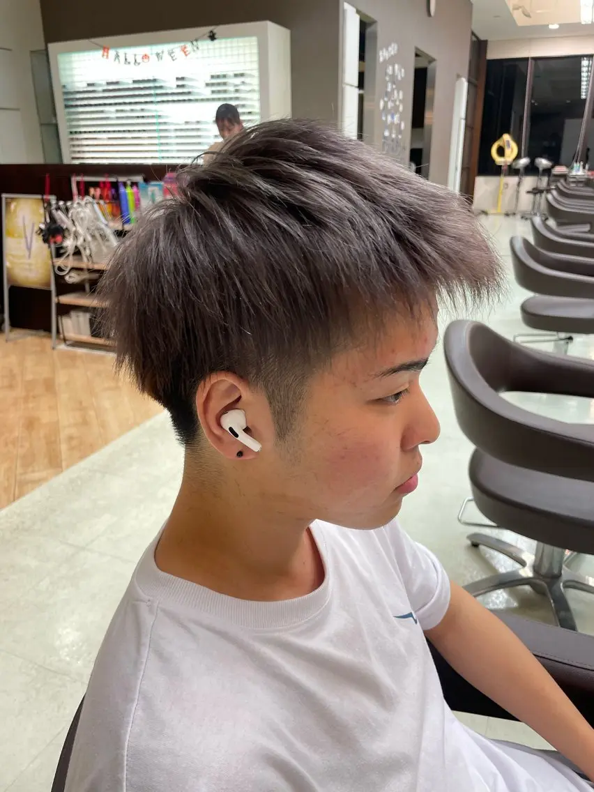 カラー メンズ メンズブリーチ アッシュ ブリーチ シルバー シルバーアッシュ ✨似合わせ特化美容師 WILL上村　拳吾のヘアスタイル