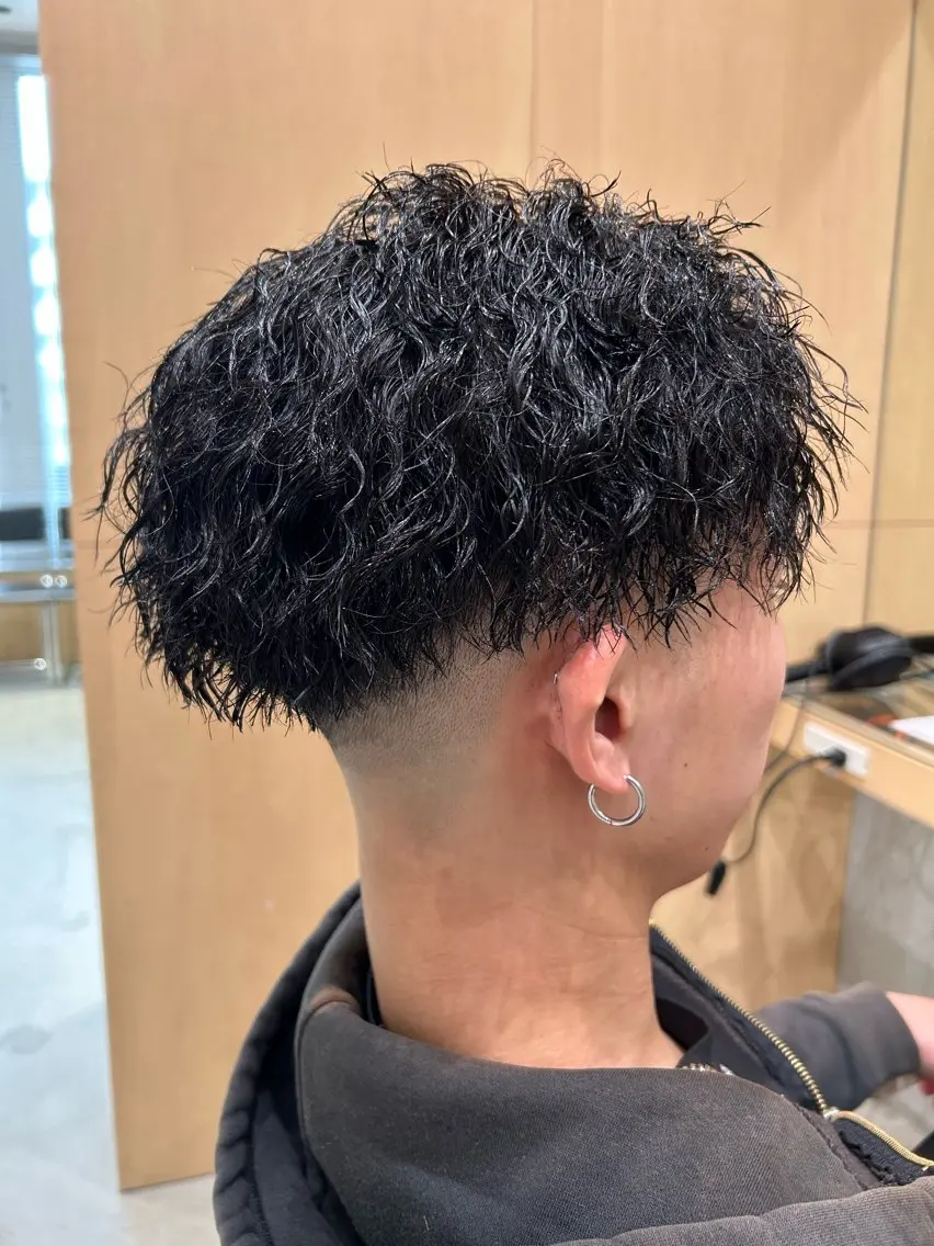パーマ メンズ フェードカット メンズパーマ カット パーマ 🐲ツイスパ🐲 フェード/龍のヘアスタイル