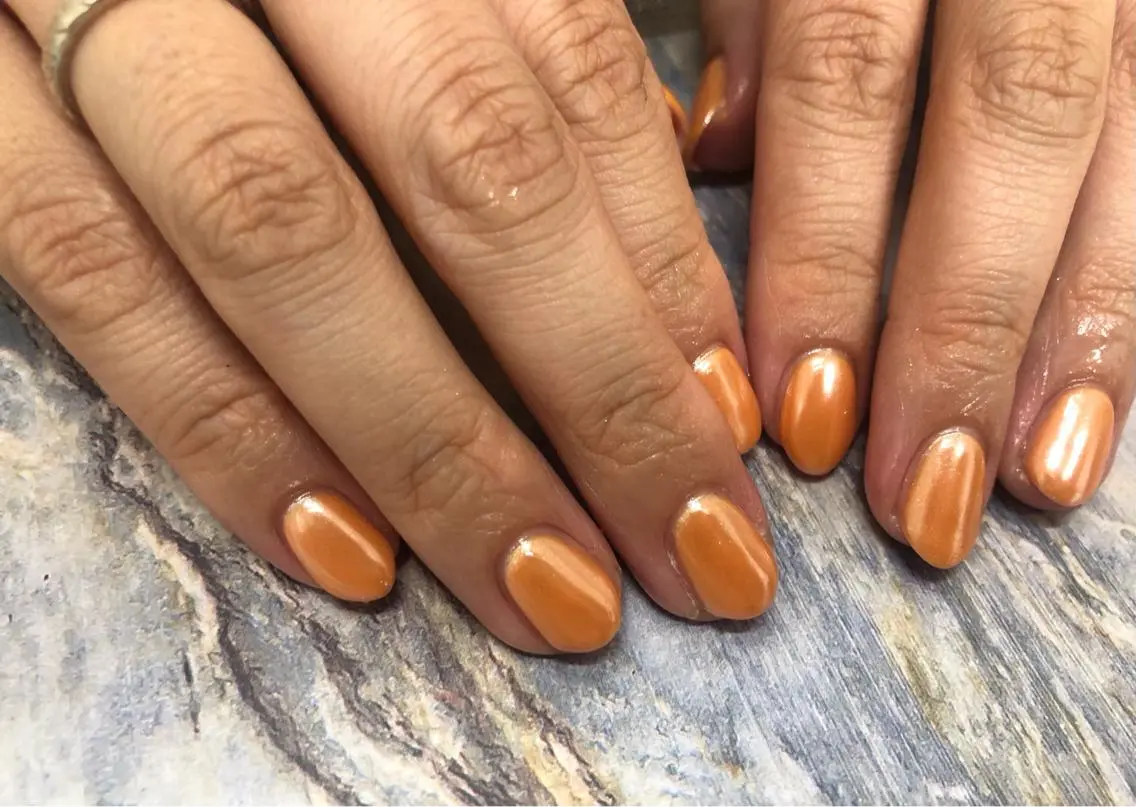 ネイル オーロラネイル オレンジ ハンドネイル mogunail &blowのネイルデザイン