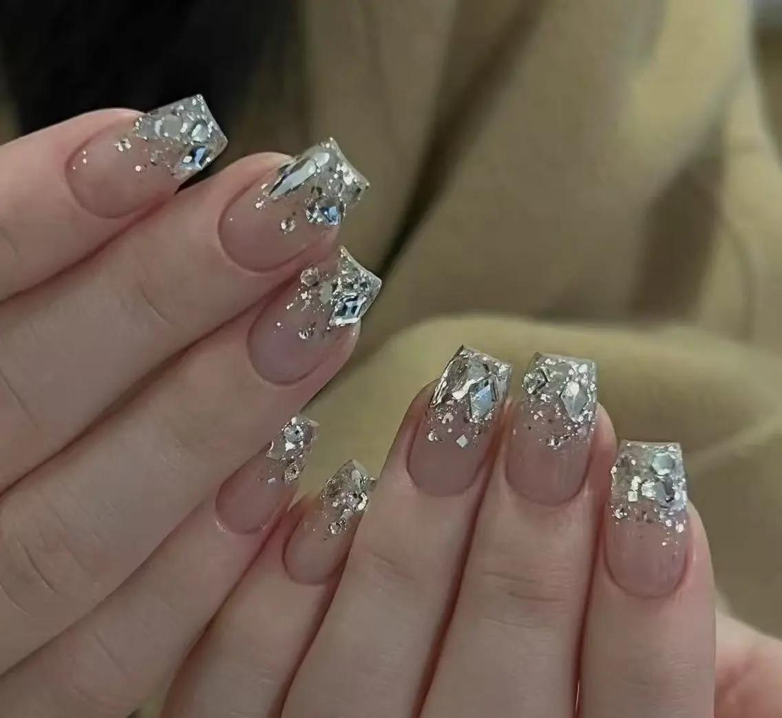 ネイル オーロラネイル フラワーネイル フットネイル フレンチネイル ジェルネイル ハンドネイル BabyYouMi nailのネイルデザイン