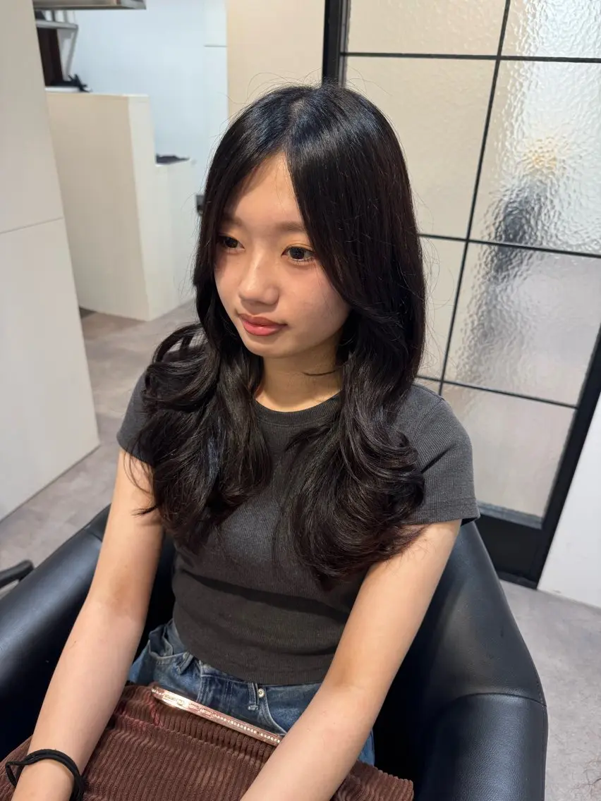 ロング 柘植 里那のヘアスタイル
