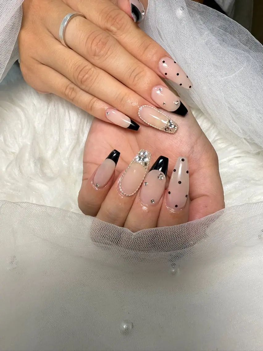 ネイル ドット フレンチネイル 韓国ネイル 持ち込み シンプルネイル 💅Tmnail Misoraのネイルデザイン
