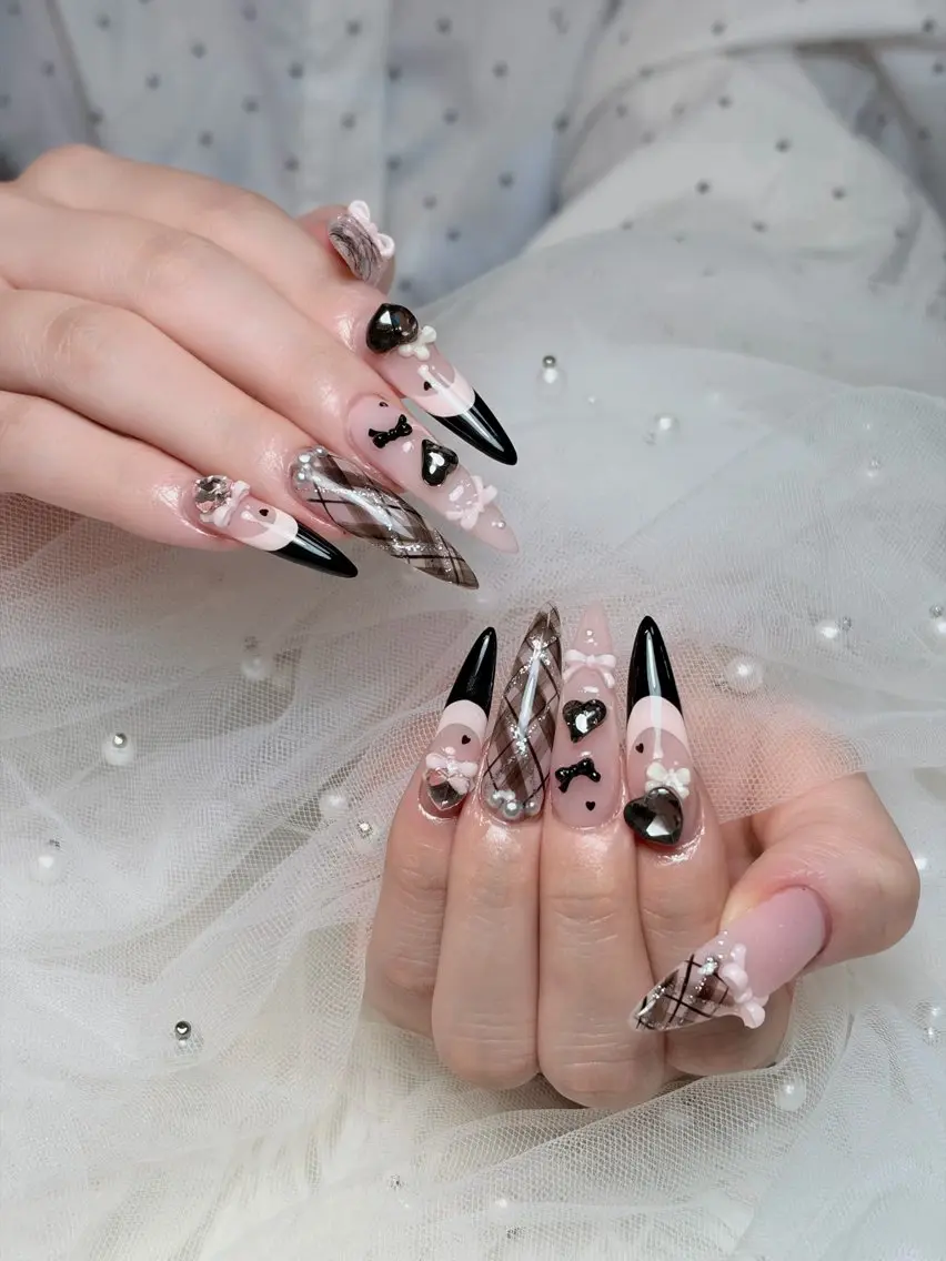 ネイル チークネイル ドット フレンチネイル グラデーション ハート ハンドネイル Julli NailStudioのネイルデザイン