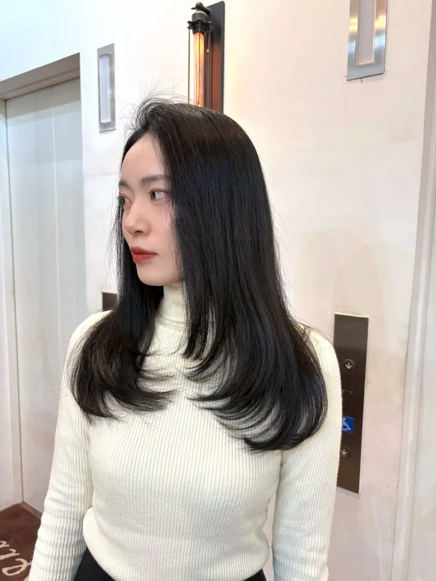 ロング レイヤーカット カット rena/レイヤー /顔まわりのヘアスタイル