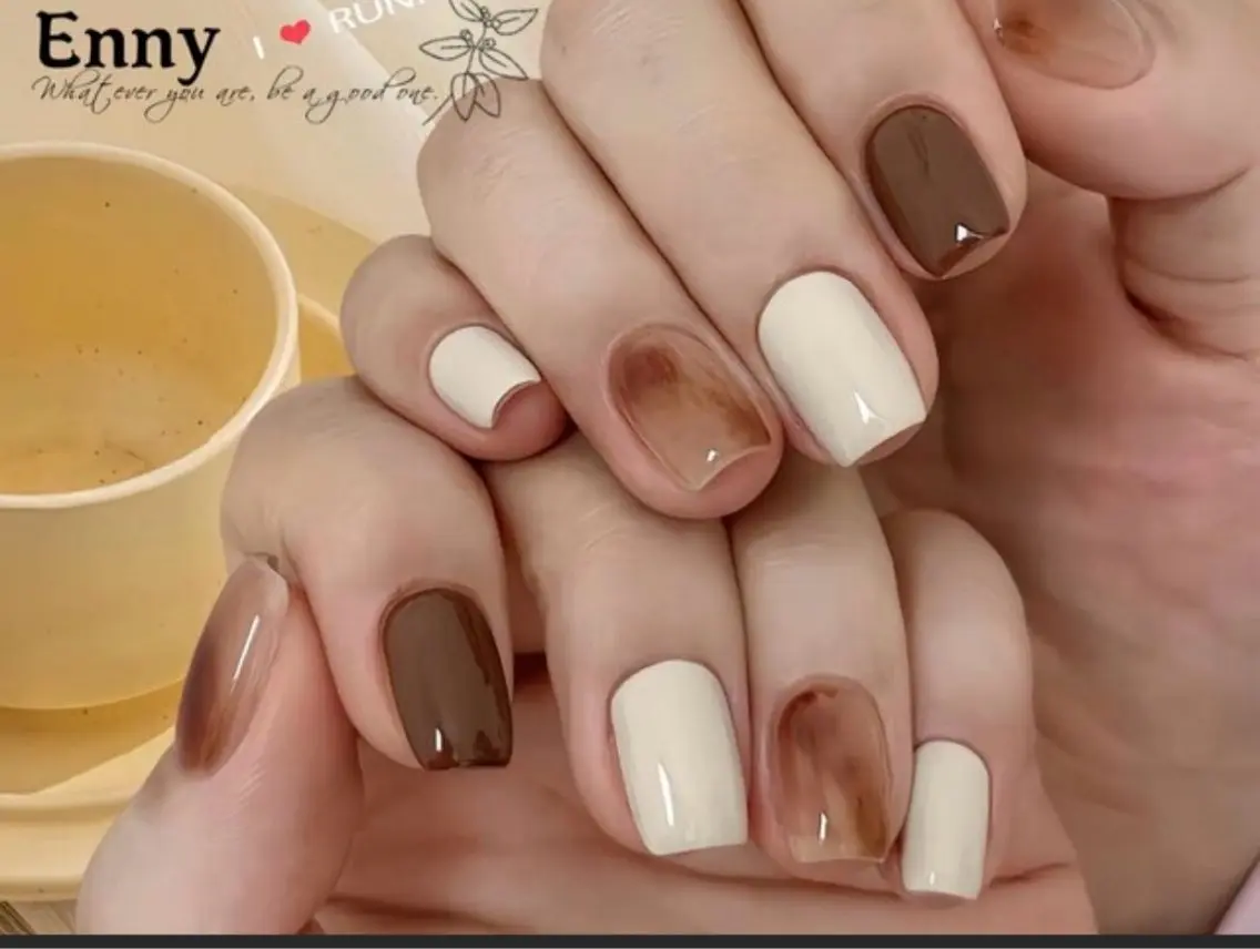 ネイル チークネイル 長さ出し フットネイル フレンチネイル ガラスフレンチ Nailsalon Ennyのネイルデザイン