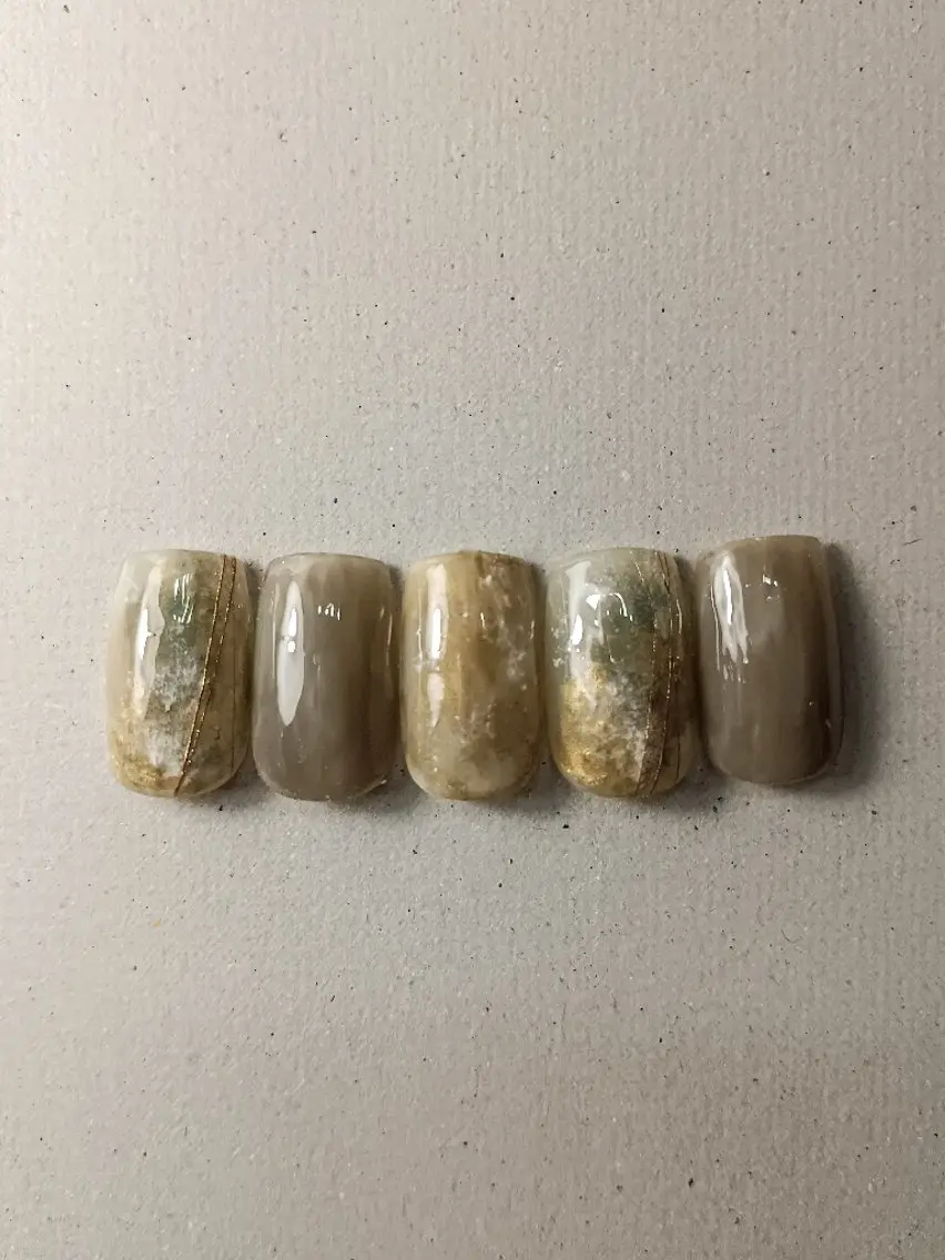 ネイル Legit nail salonのネイルデザイン
