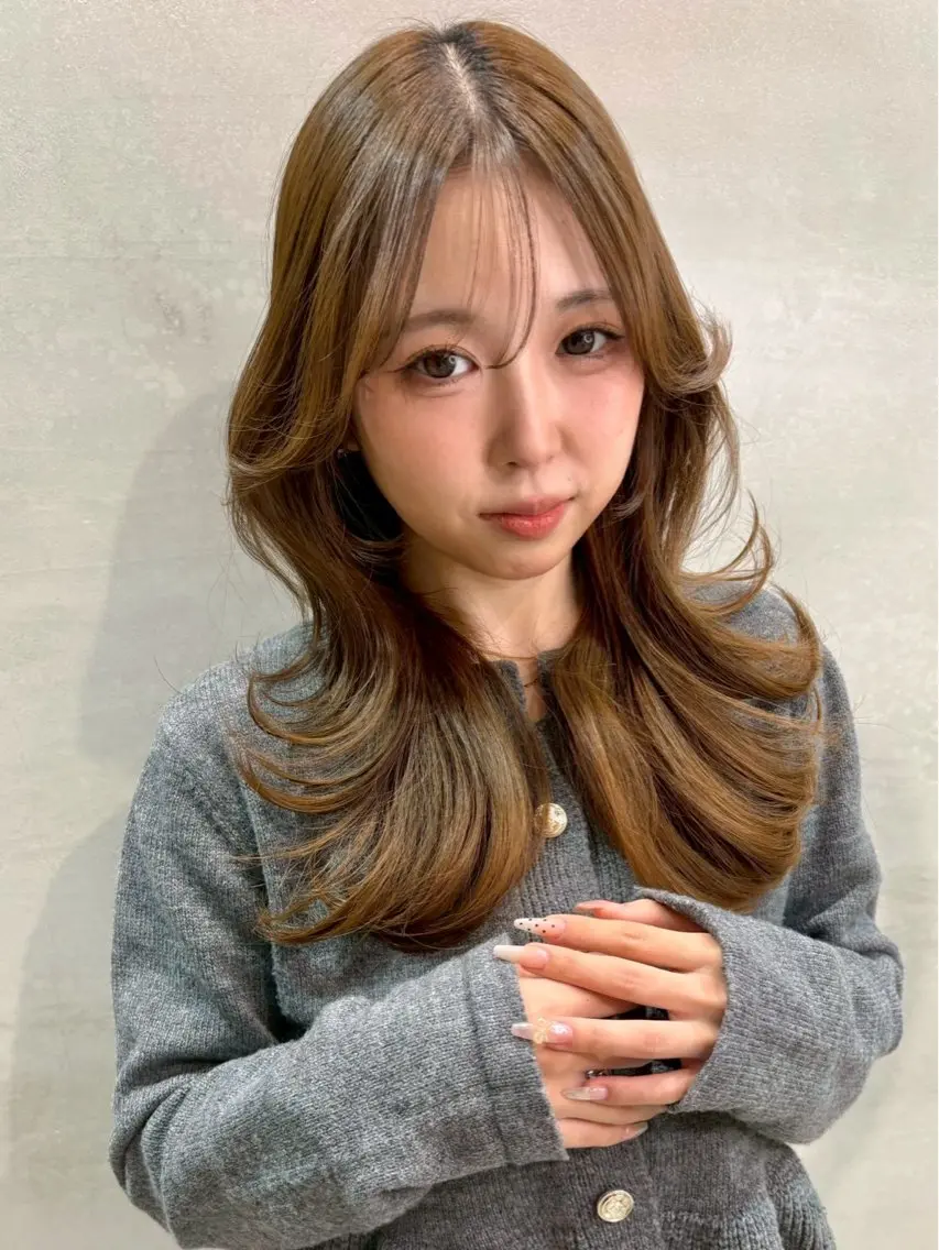 セミロング くびれヘア レイヤーカット 小顔カット カット ヘアカラー トリートメント 小顔レイヤー/顔周り 艶髪カラー/金山のヘアスタイル