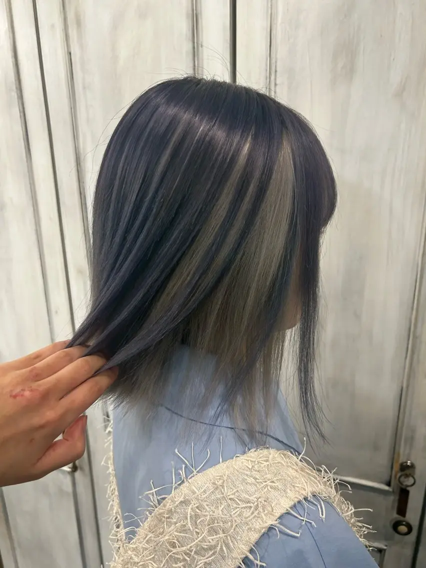 ミディアム カラー ヘアカラー アオバ / ハイトーンカラーのヘアスタイル