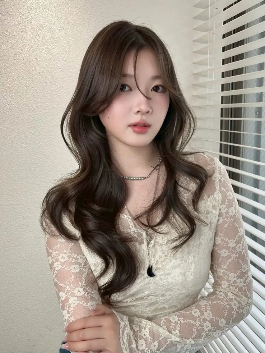 ロング カラー ヘアアレンジ ブリーチ ダブルカラー ブリーチなしカラー くびれヘア ハッシュカット ヘアカラー 美髪矯正特化 レイヤー👑二響のヘアスタイル