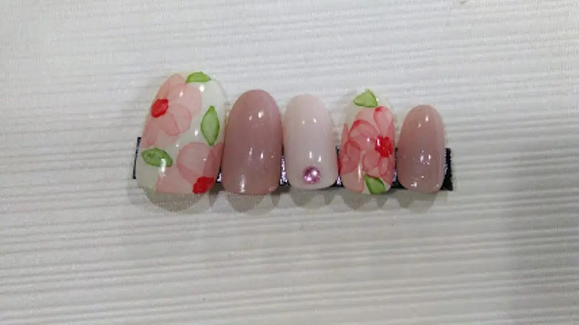 ネイル ジェルネイル ネイルサロン Cureのネイルデザイン