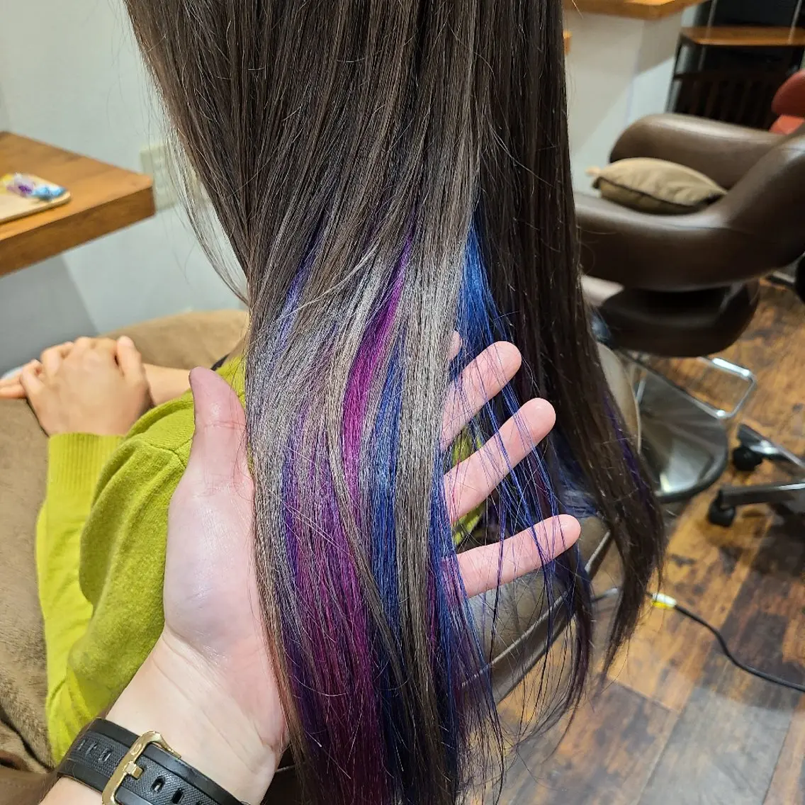 ロング カラー インナーカラー 大熊 智也のヘアスタイル