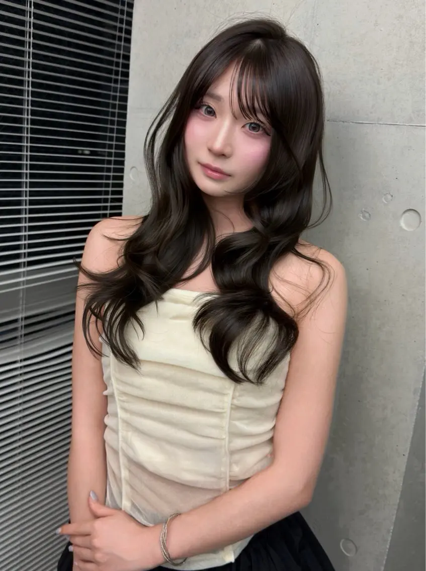 ロング レイヤーカット miha HARVEYのヘアスタイル