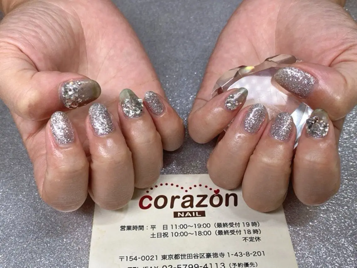 ネイル キラキラネイル ニュアンスネイル シルバー ネイリスト aicoのネイルデザイン
