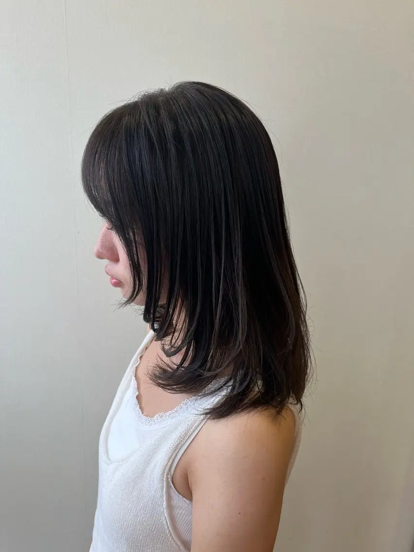 ミディアム 顔まわりレイヤー 顔周りカット レイヤーカット 田中 結月のヘアスタイル