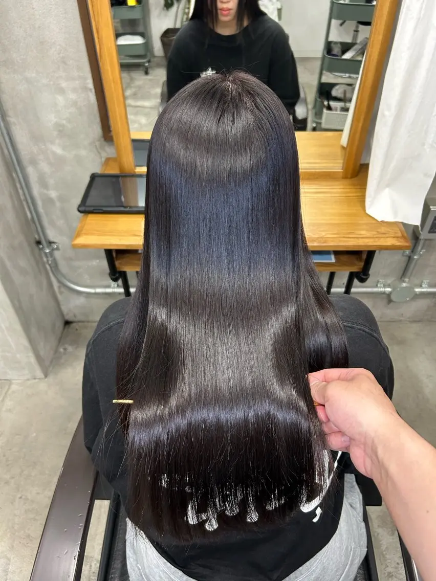 ロング カット ヘアカラー 縮毛矯正 トリートメント 🌟髪質改善と艶 ✨相場つかさのヘアスタイル
