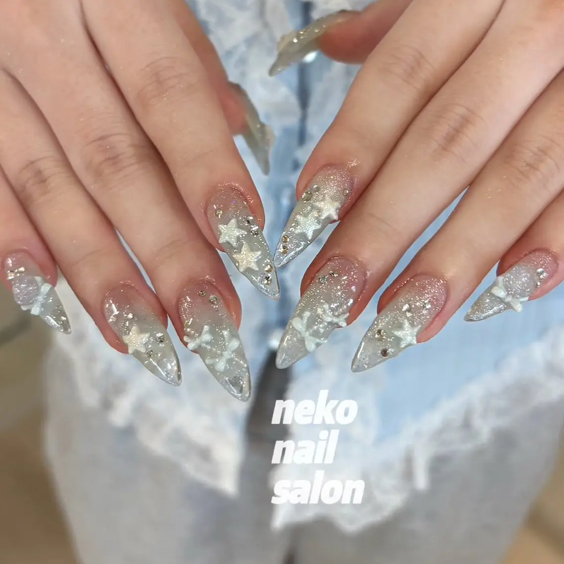 ネイル キラキラネイル 水色 ハンドネイル neko nailのネイルデザイン