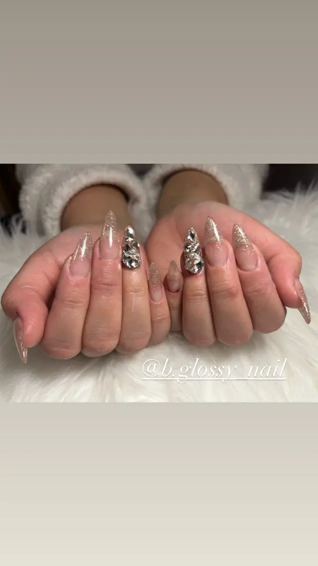 ネイル ハンドネイル ビューティーサロン B.glossyのネイルデザイン