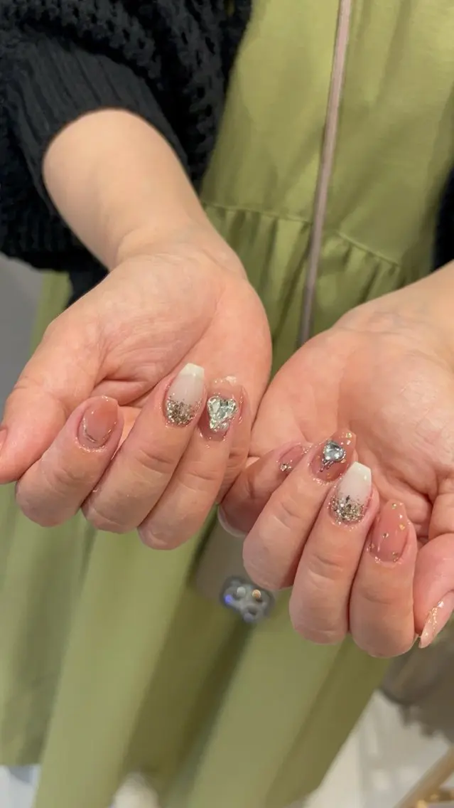 ネイル ハンドネイル フットネイル Nailroom tinoのネイルデザイン