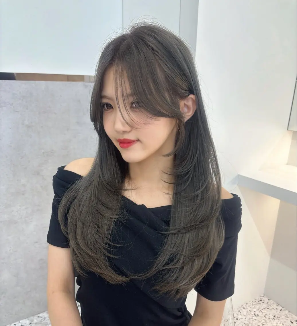 ロング レイヤーカット 🎀透明感カラー shizuka🎀のヘアスタイル