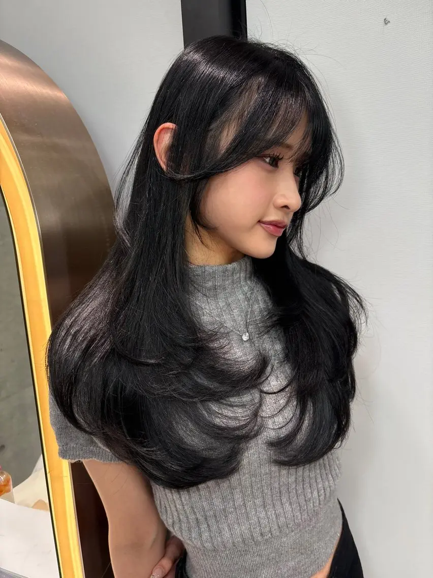 セミロング カット ヘアカラー トリートメント 福岡縮毛矯正✨️ ストレート 向井和輝のヘアスタイル