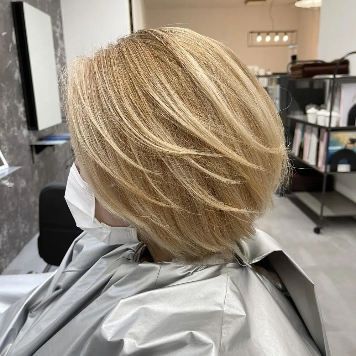 ショート カラー ヘアアレンジ ボブレイヤー バレイヤージュ デザインカラー ハイライトカラー ボブ アンドウ ユウ/ レイヤーカット/韓国のヘアスタイル