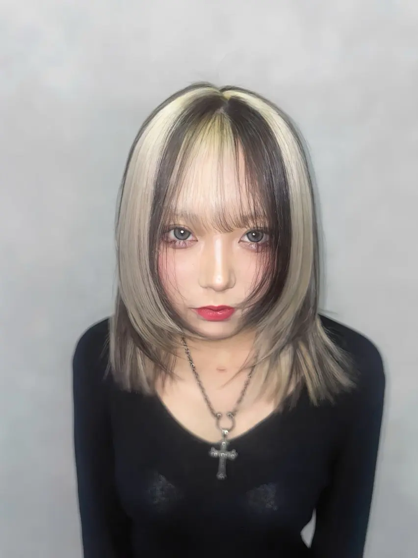 ミディアム ハイトーンカラー 💚りょうか💚のヘアスタイル