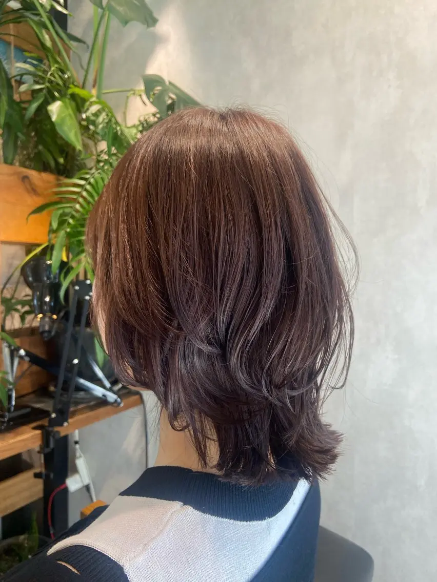 ミディアム ミディアムレイヤー アッシュ レイヤーカット 馬場 彩のヘアスタイル