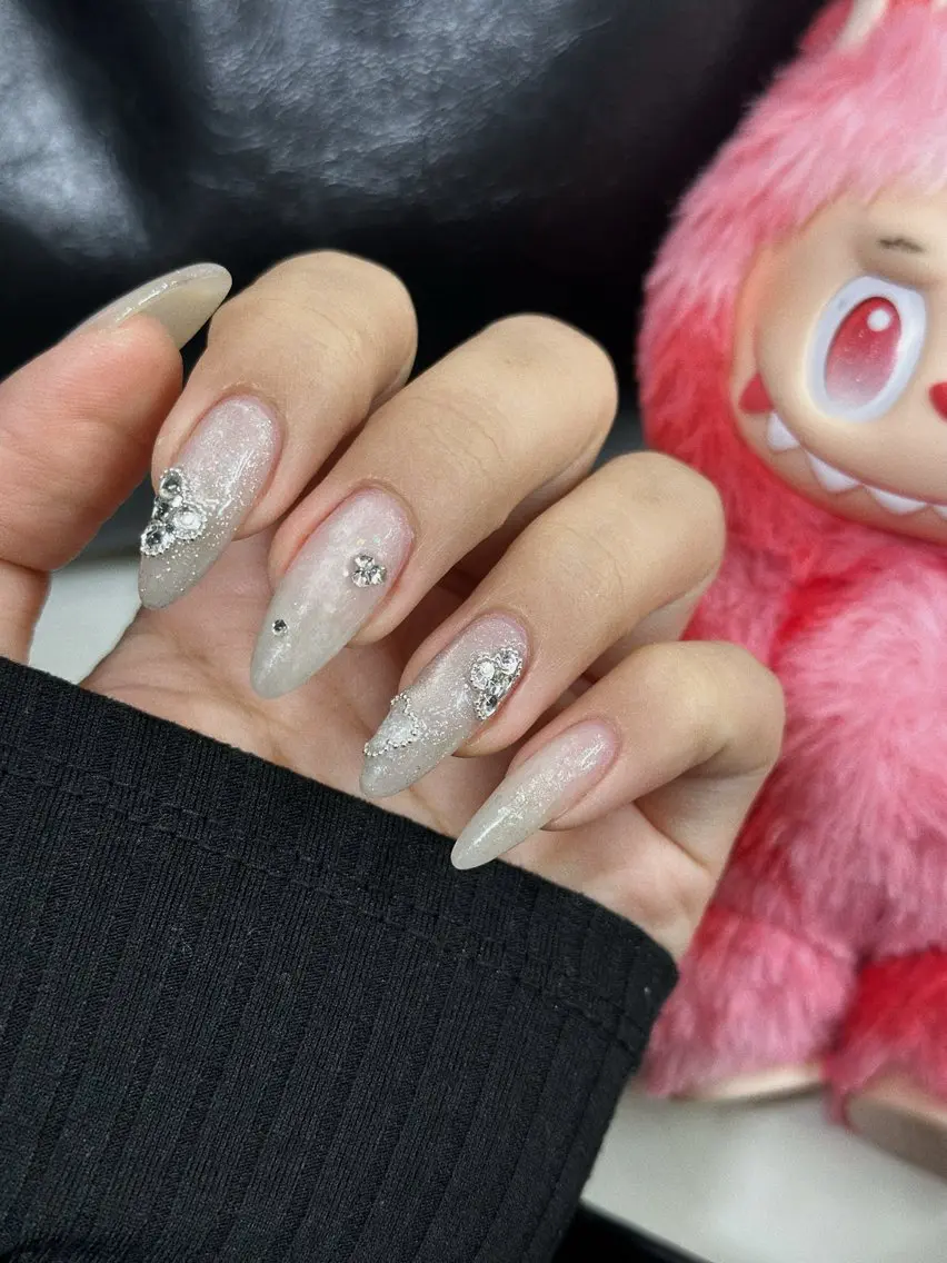 ネイル アートネイル オーロラネイル ブルー チークネイル フットネイル ハンドネイル NAILS168 大塚店のネイルデザイン