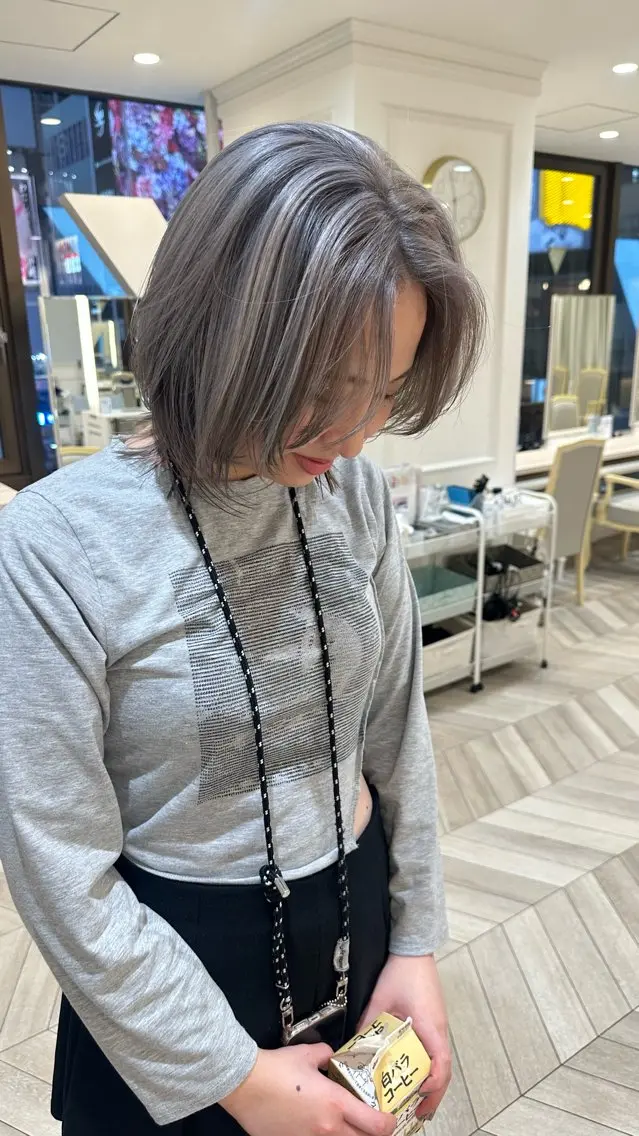 ミディアム カラー ヘアカラー トリートメント 小顔レイヤー/ ベージュ🤍Rieのヘアスタイル